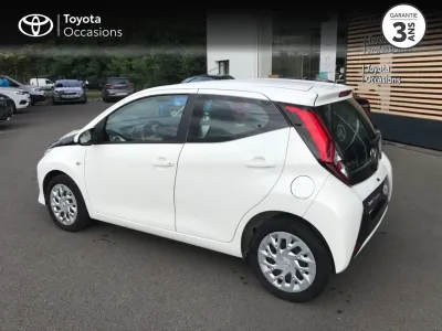 TOYOTA Aygo 1.0 VVT-i 72ch x-play 5p MY21 occasion 2021 - Photo 2