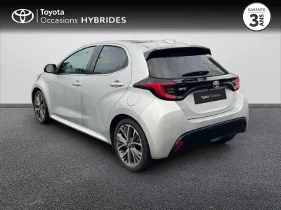 TOYOTA Yaris 116h Iconic 5p occasion 2021 - Photo 2