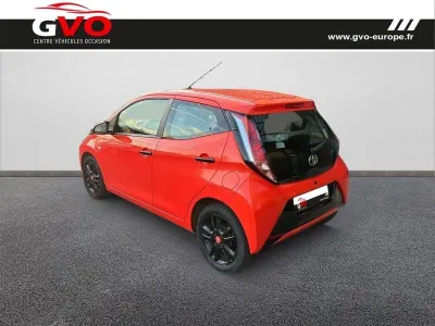 TOYOTA Aygo 1.0 VVT-i 69ch Stop&Start x-cite 5p occasion 2014 - Photo 2