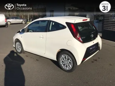 TOYOTA Aygo 1.0 VVT-i 69ch x-play 3p occasion 2018 - Photo 2