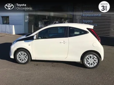 TOYOTA Aygo 1.0 VVT-i 69ch x-play 3p occasion 2018 - Photo 3