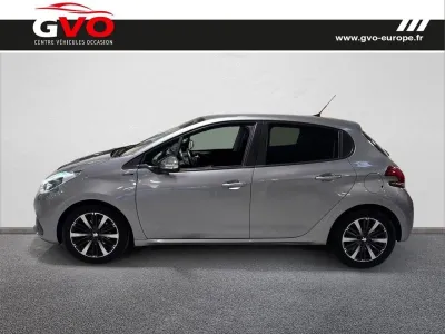 PEUGEOT 208 1.5 BlueHDi 100ch E6.c Signature BVM5 5p occasion 2019 - Photo 3