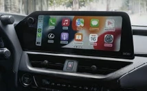 photo montrant l'écran de la voiture et l'Apple CarPlay